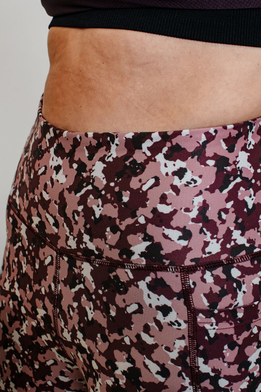 RISE Leggings - Plum Camo